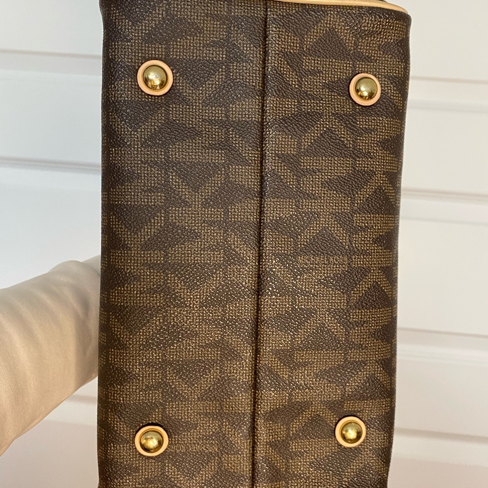 Purse - Picture 4 of 11